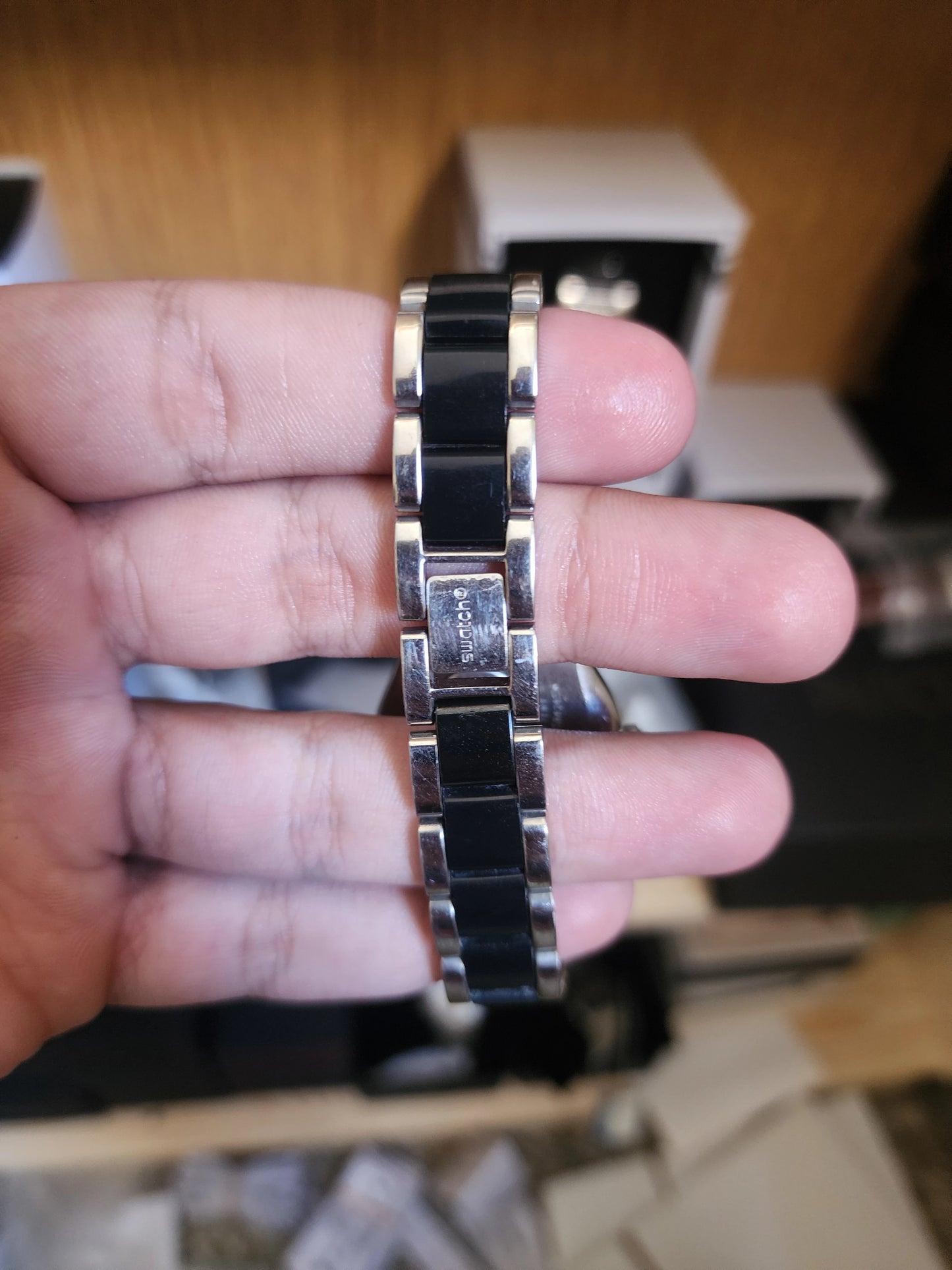 Swatch black eye lady