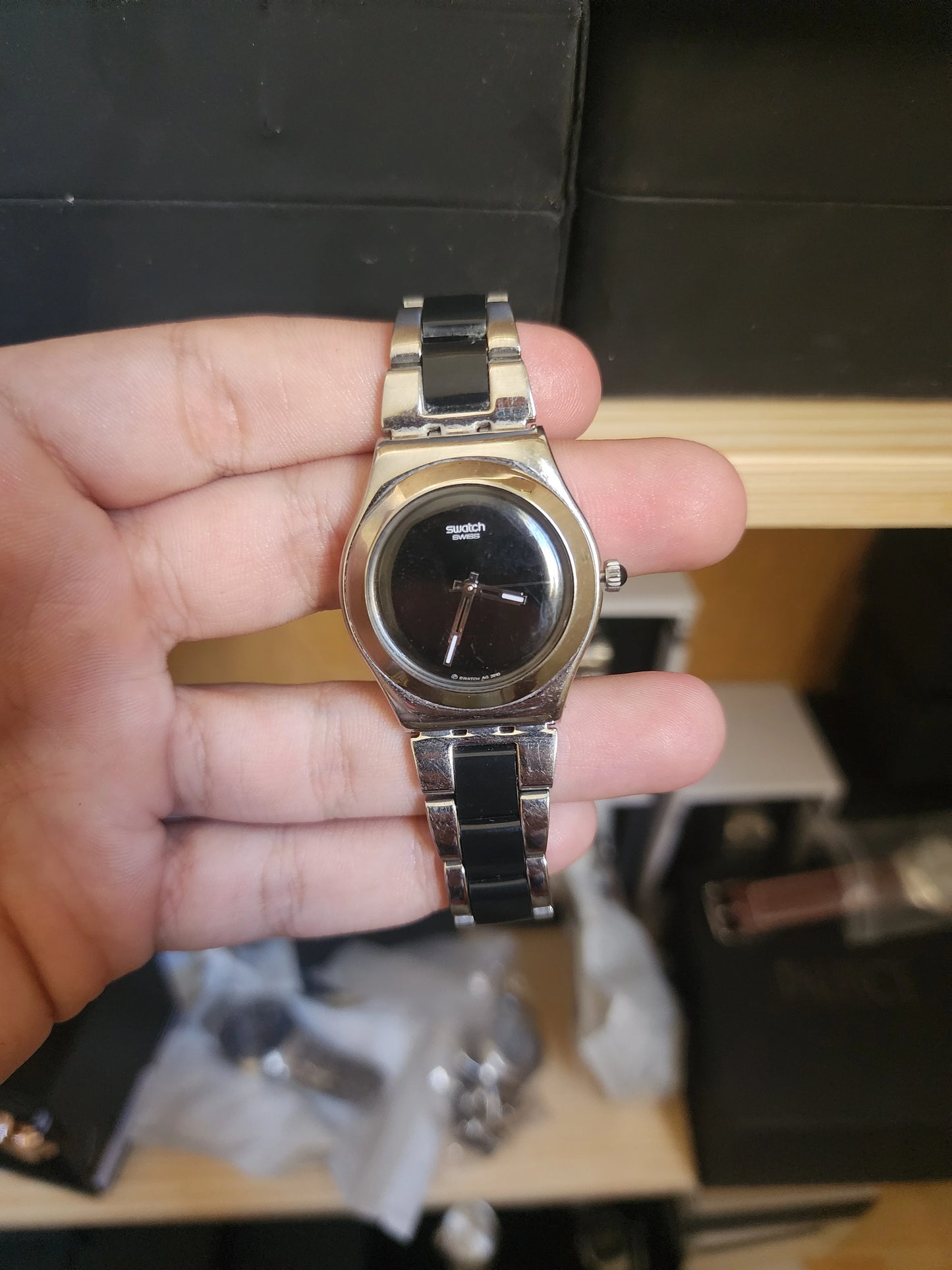 Swatch black eye lady