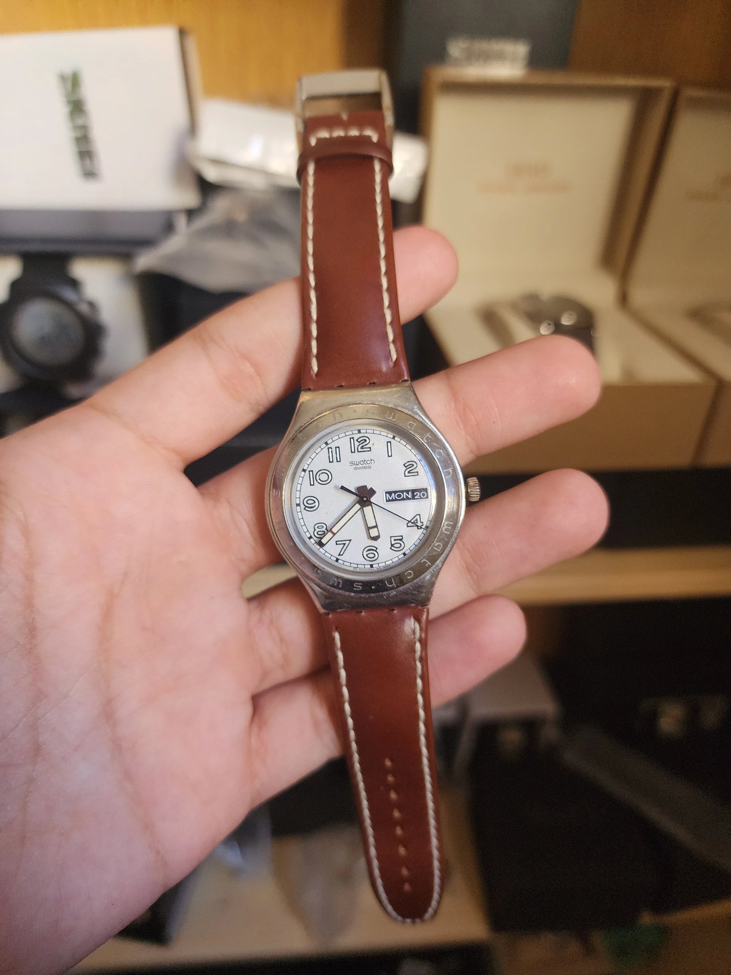 Swatch brown bracelet YS