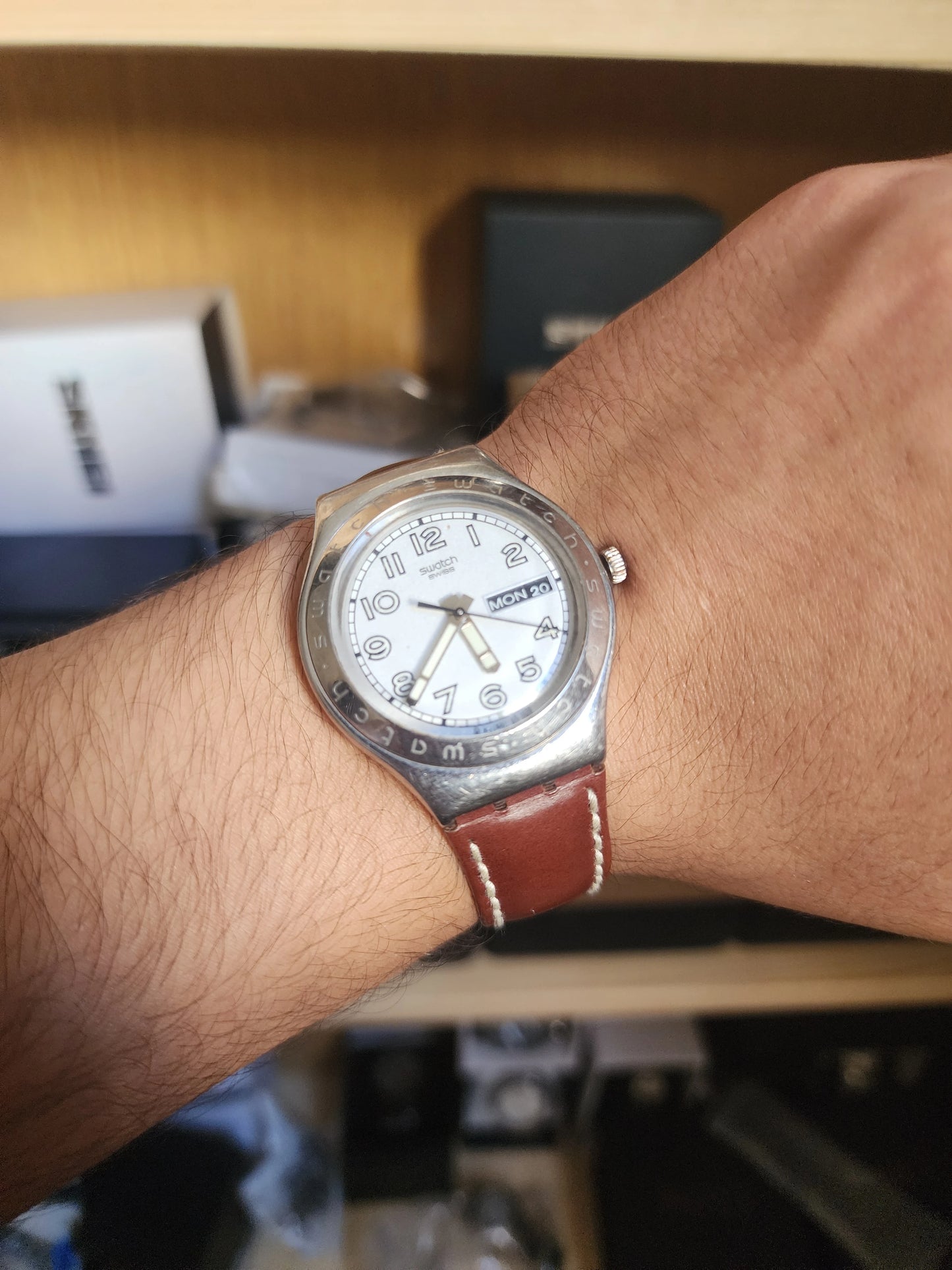 Swatch brown bracelet YS