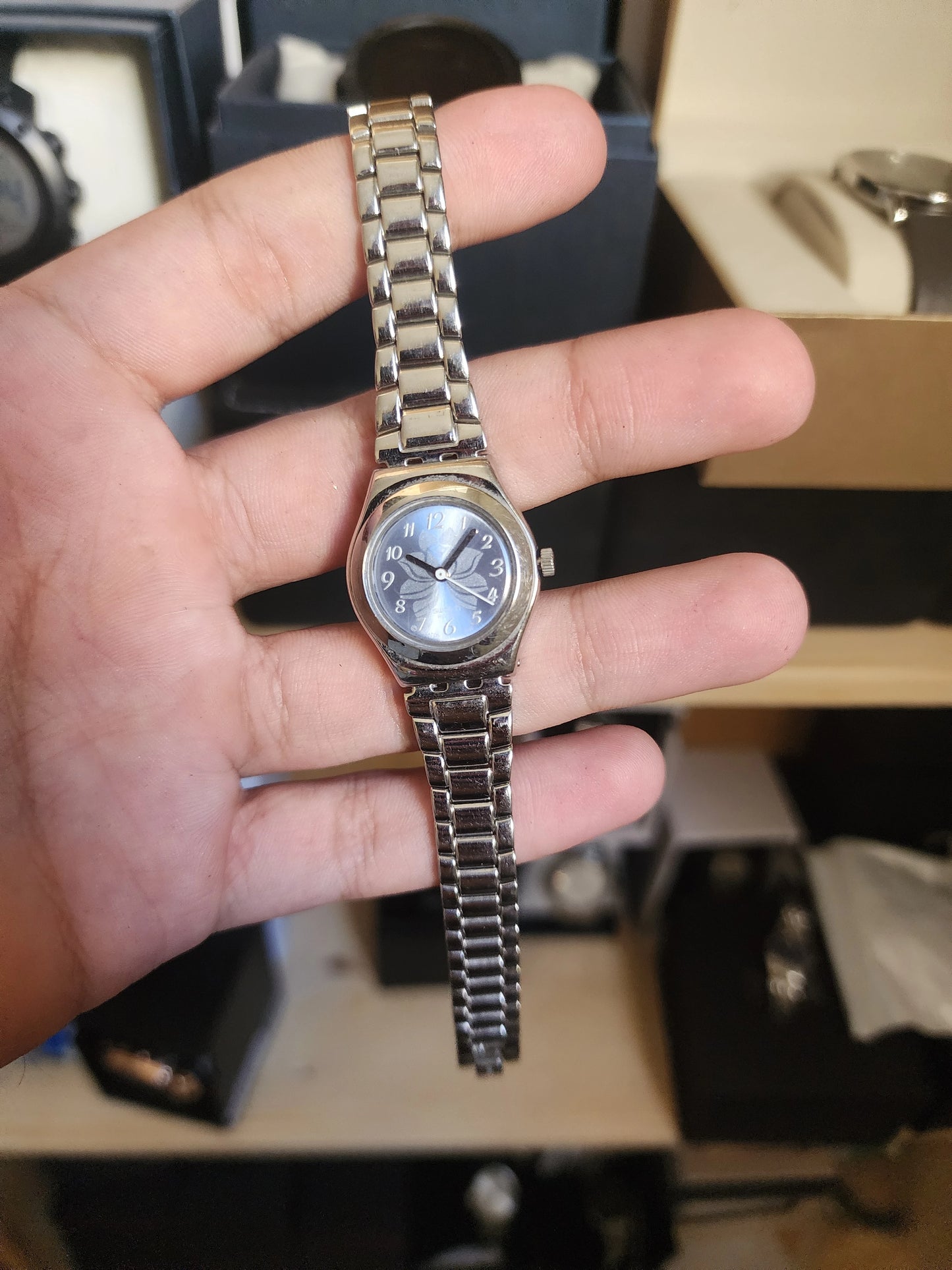 Swatch flower box women