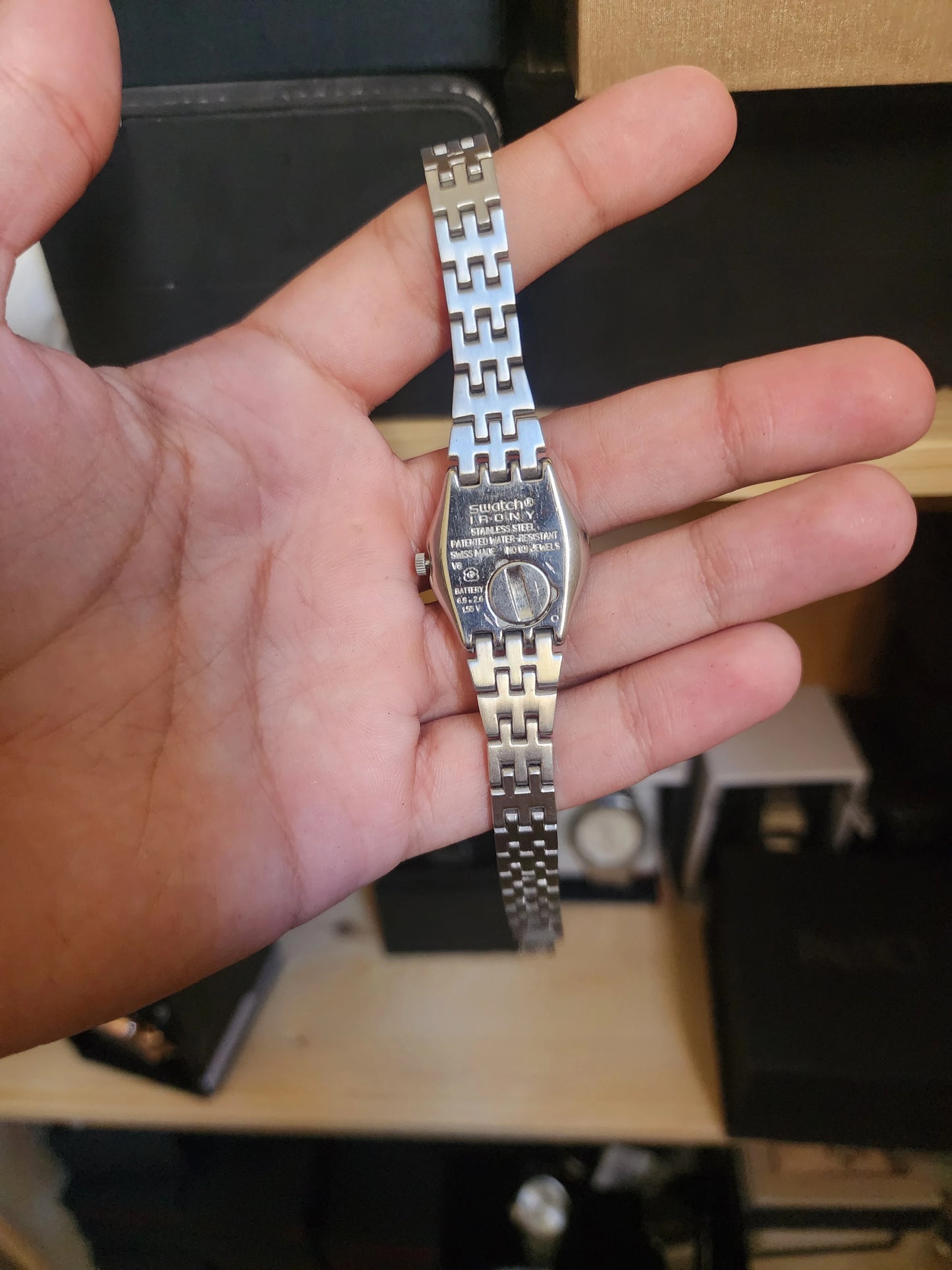 Swatch blue pearl women