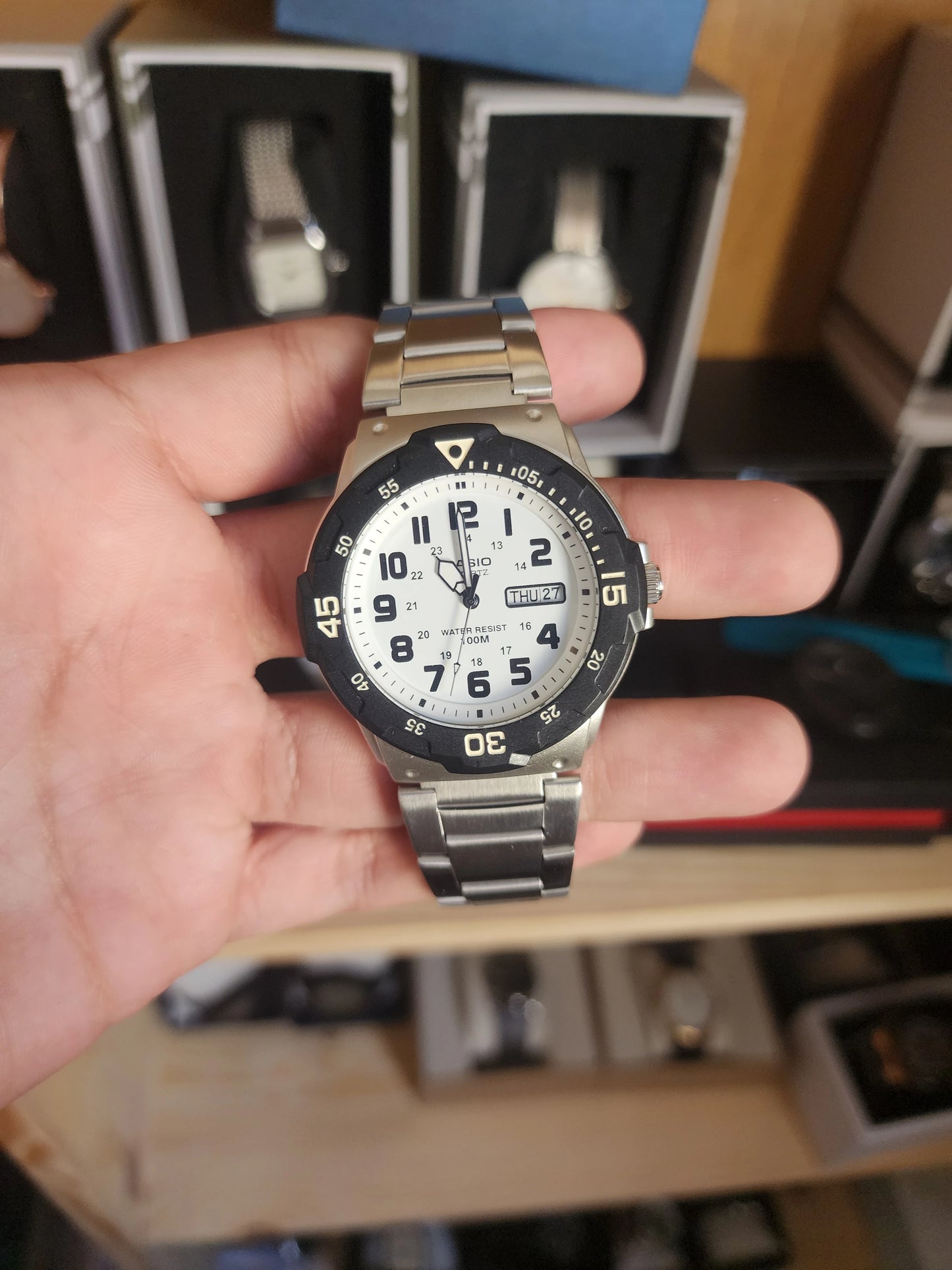 Casio MRW 200HD steel white dial