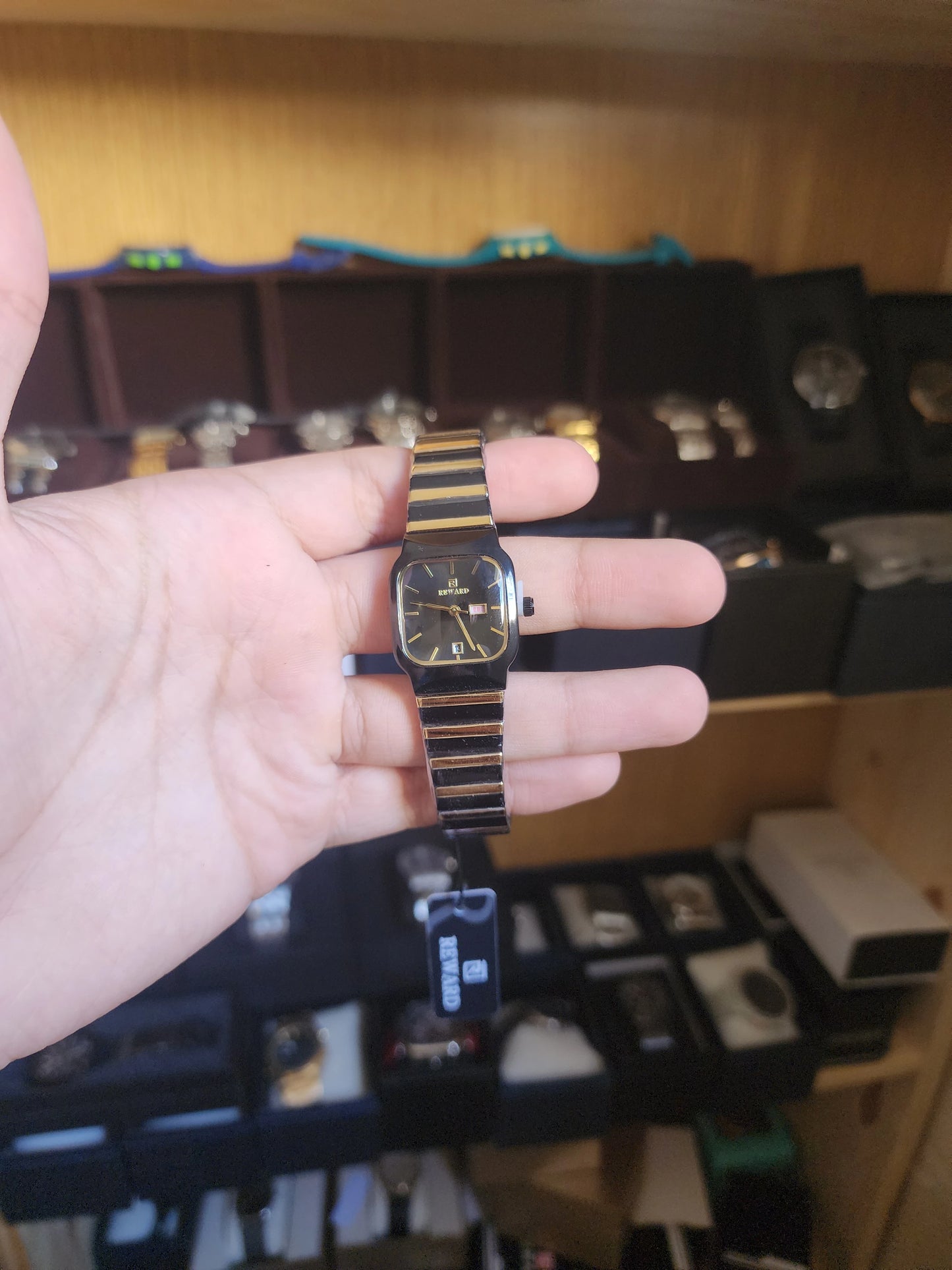 Reward women full black gold touch
