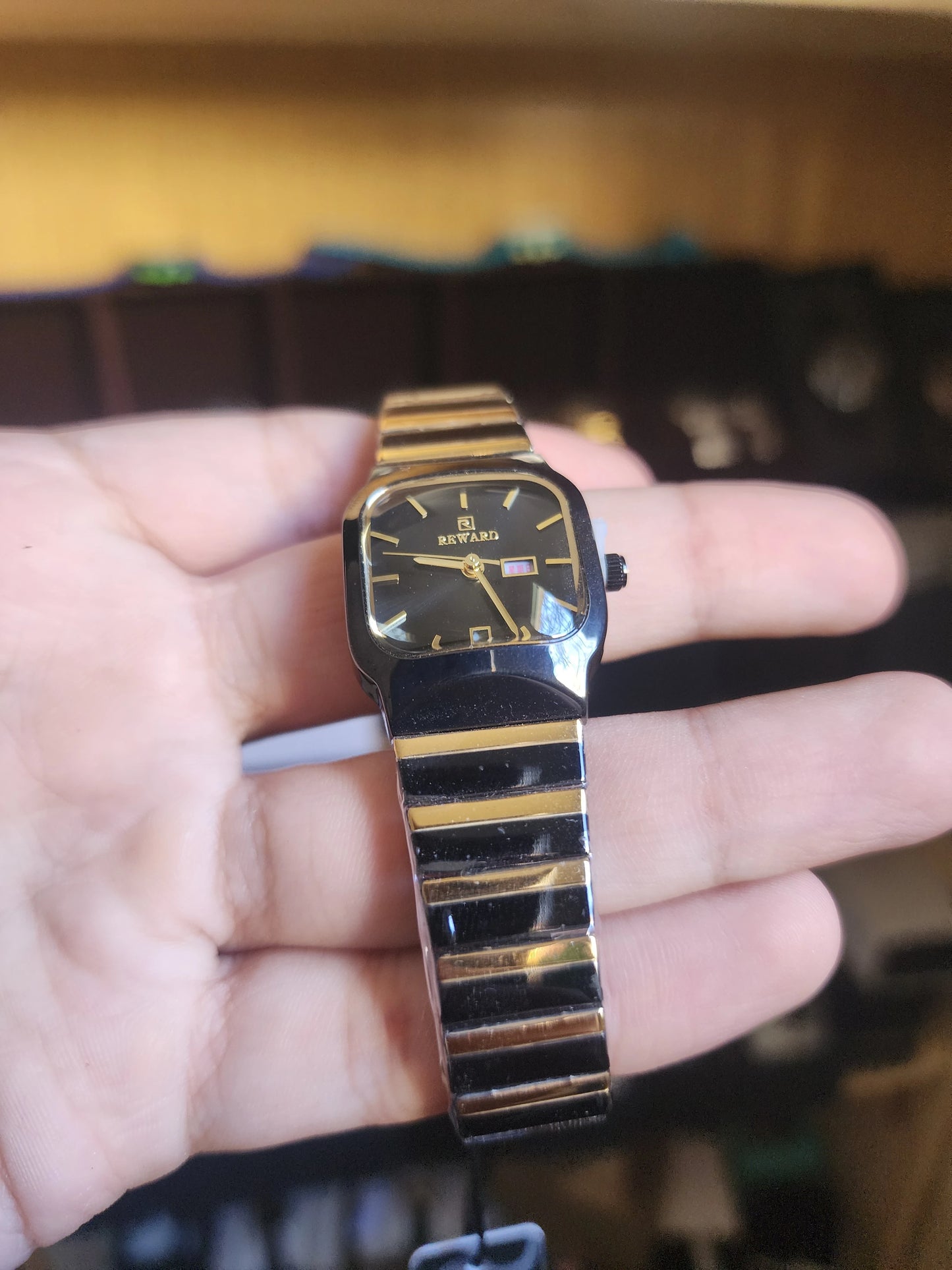 Reward women full black gold touch