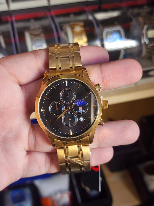 Reward black dial chronograph gold bracelet