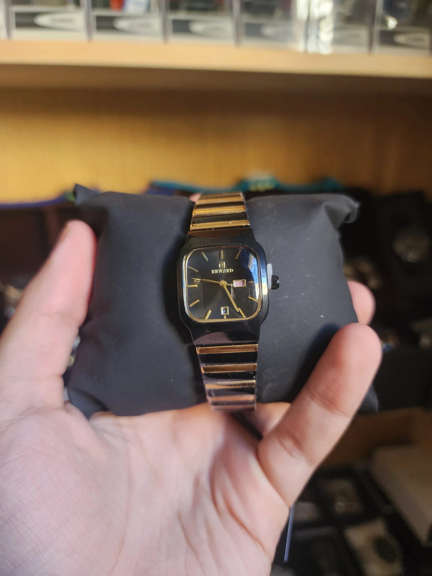 Reward women full black gold touch