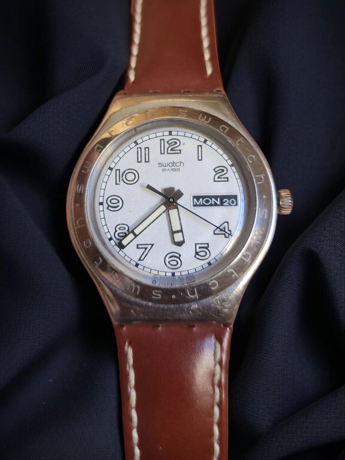 Swatch brown bracelet YS