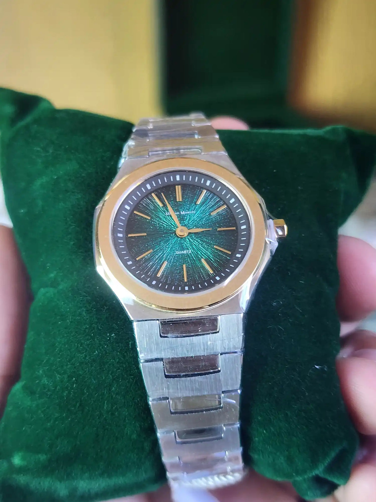 MIKHAIL women slim green ombre dial