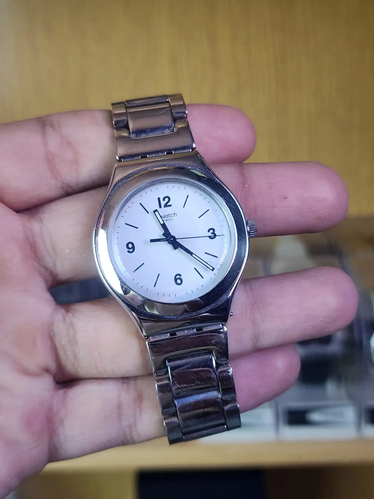 Swatch simple white dial