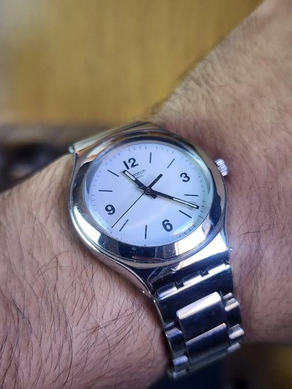 Swatch simple white dial