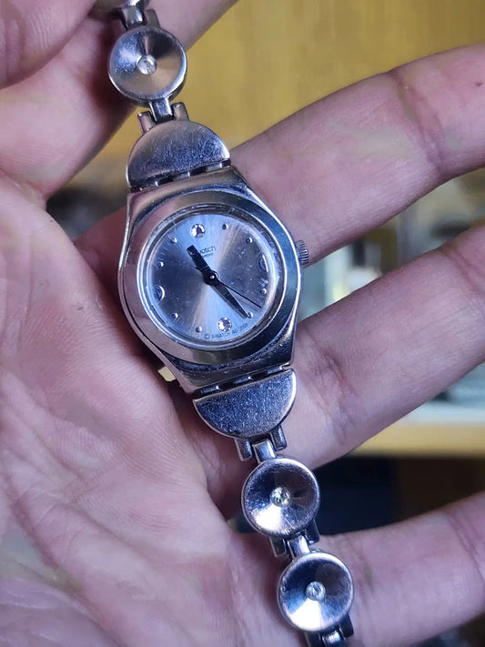 Swatch queen women silver