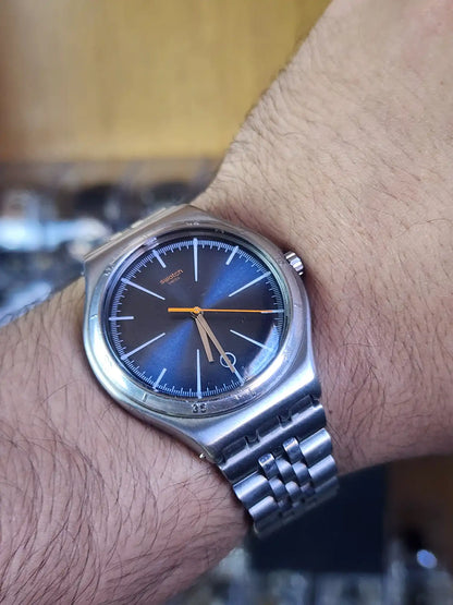 Swatch large orange touch