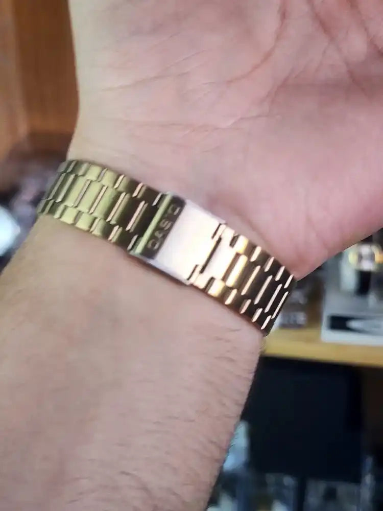 Casio AQ230 gold