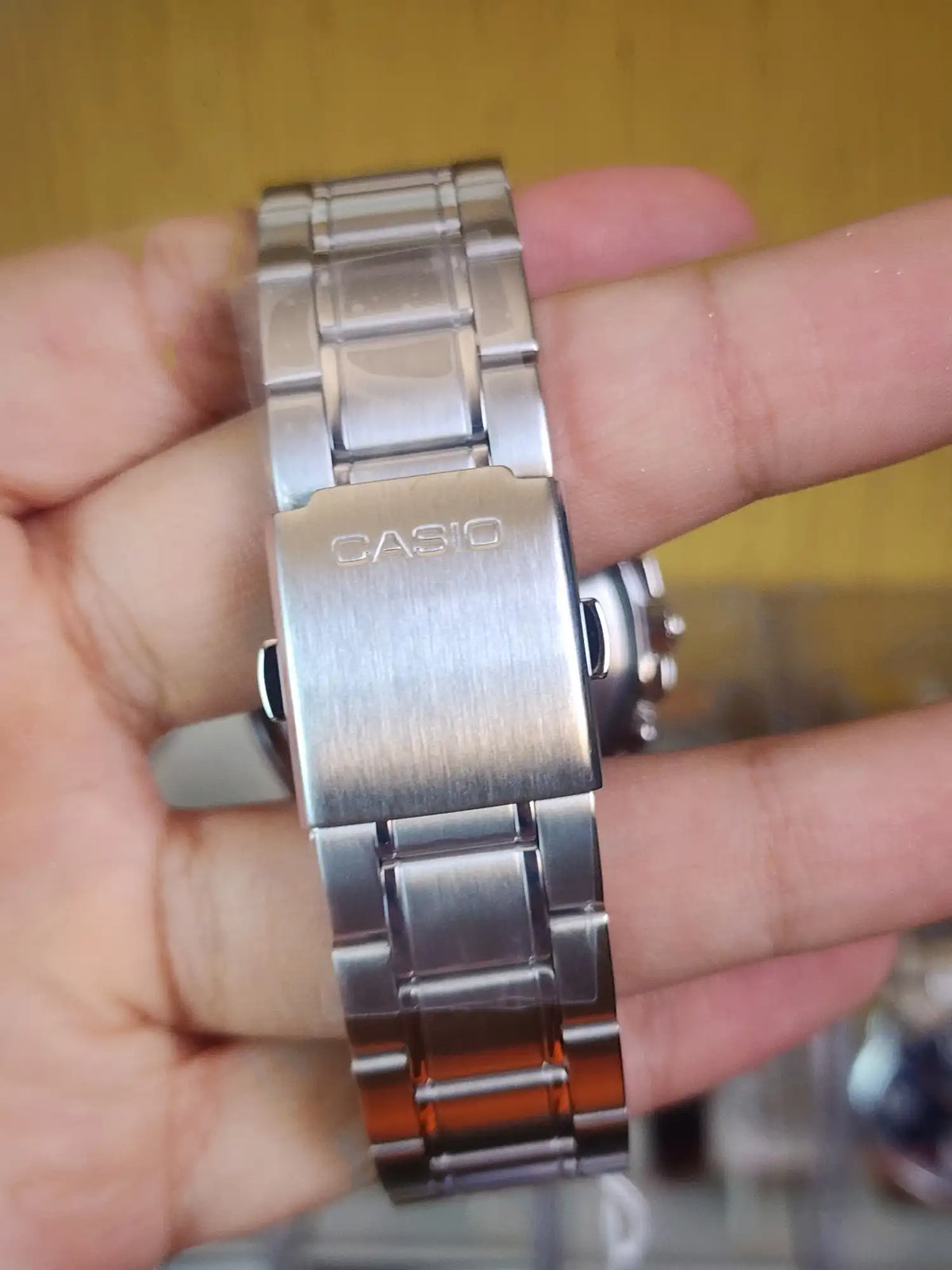 Casio MTP 1375D green