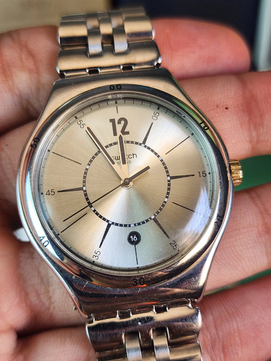 Swatch large light gold dial
