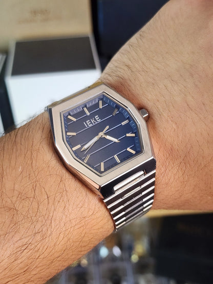 Ieke hexagonal blue dial