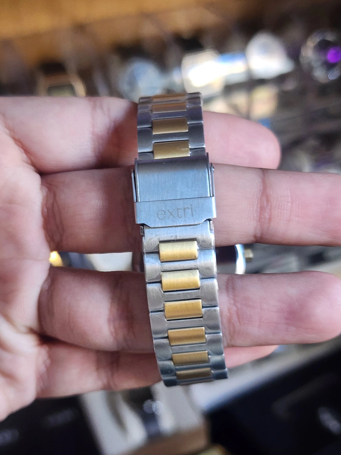 EXTRI two tone white dial