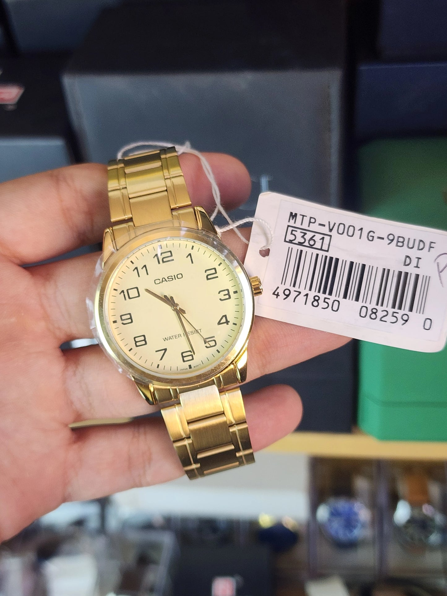 Casio MTP V001 gold