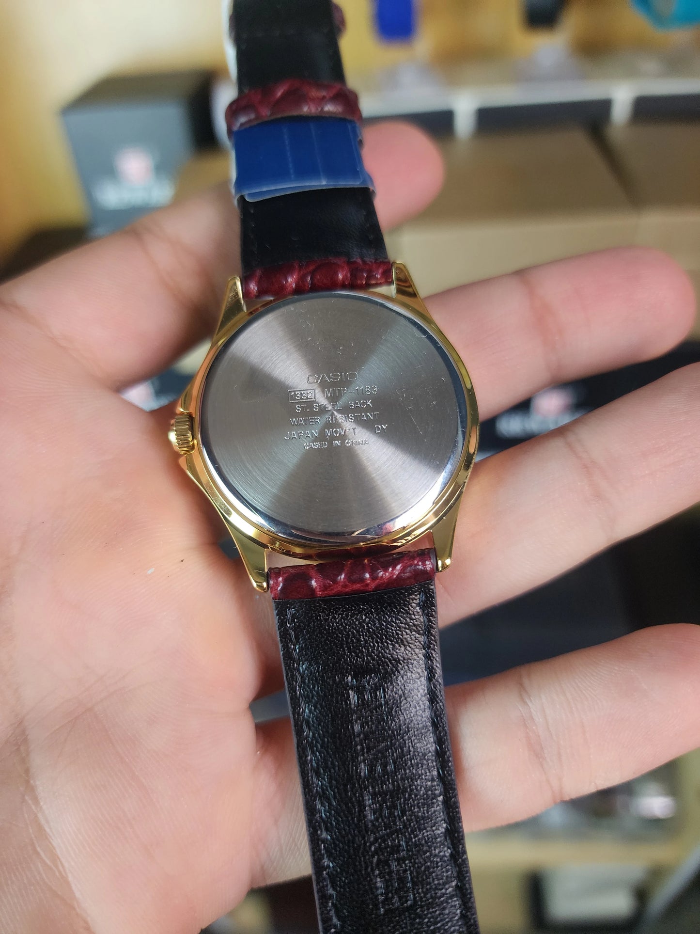 Casio MTP 1183Q vintage croco