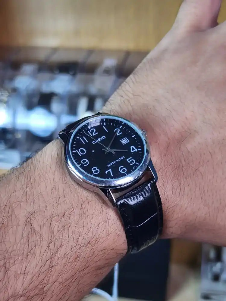 Casio mtp v002 l black dial