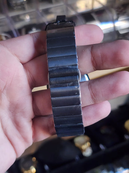 Reward full black round