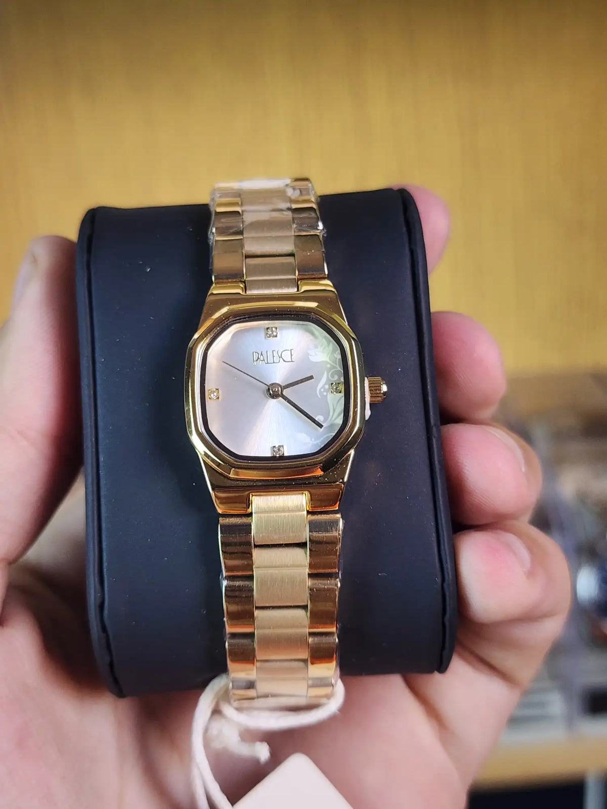Palesce women full gold flower
