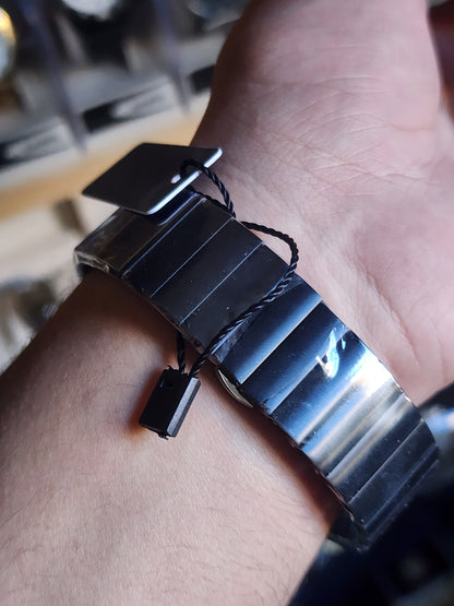 Reward full black round