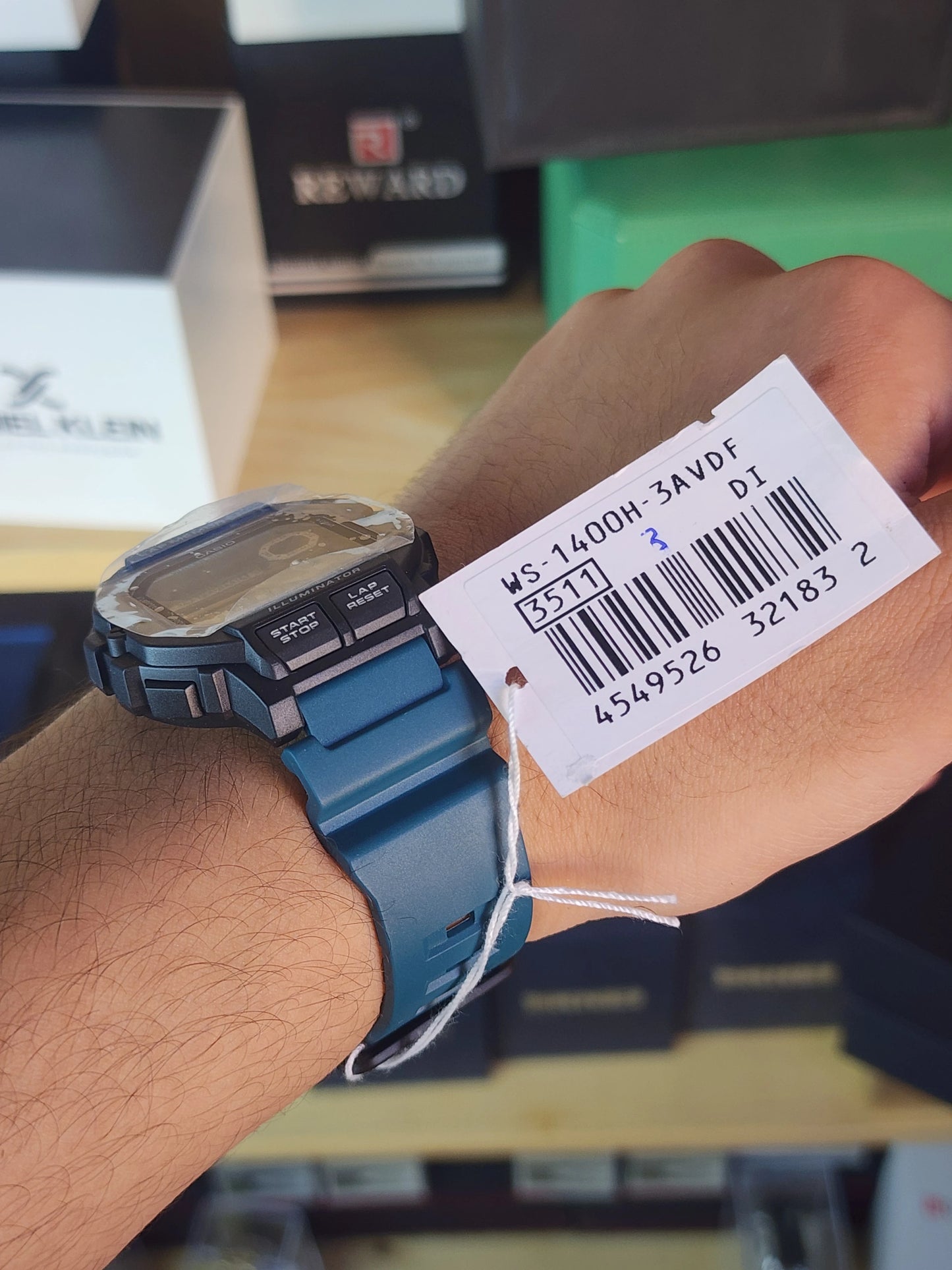 Casio WS 1400 neon strap