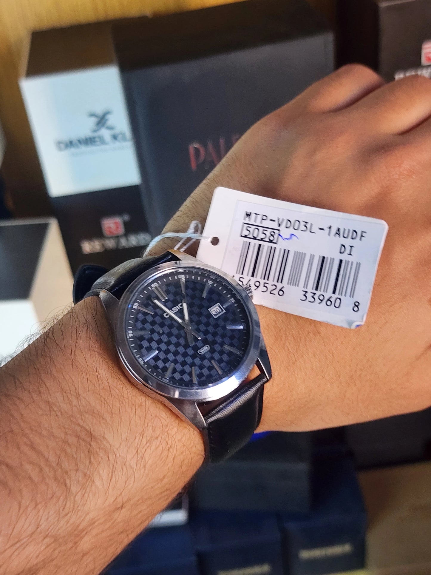 Casio mtp vd03 black leather chess