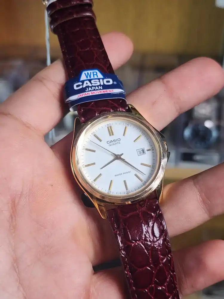 Casio mtp 1183Q vintage white dial