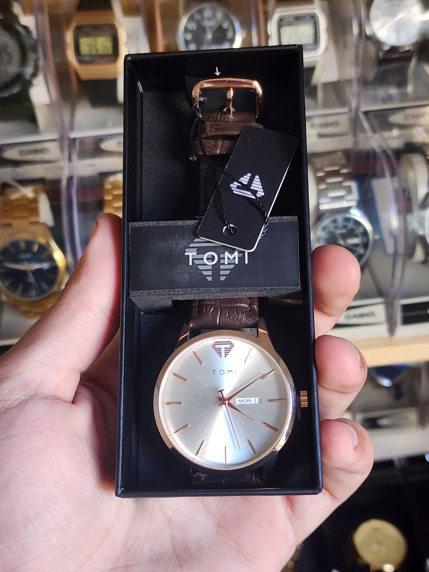 TOMI brown leather gold case