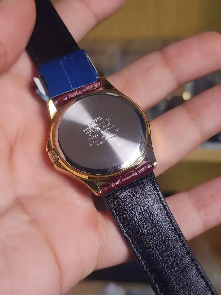 Casio mtp 1183Q vintage gold dial