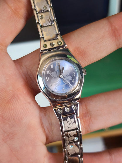 Swatch flower women