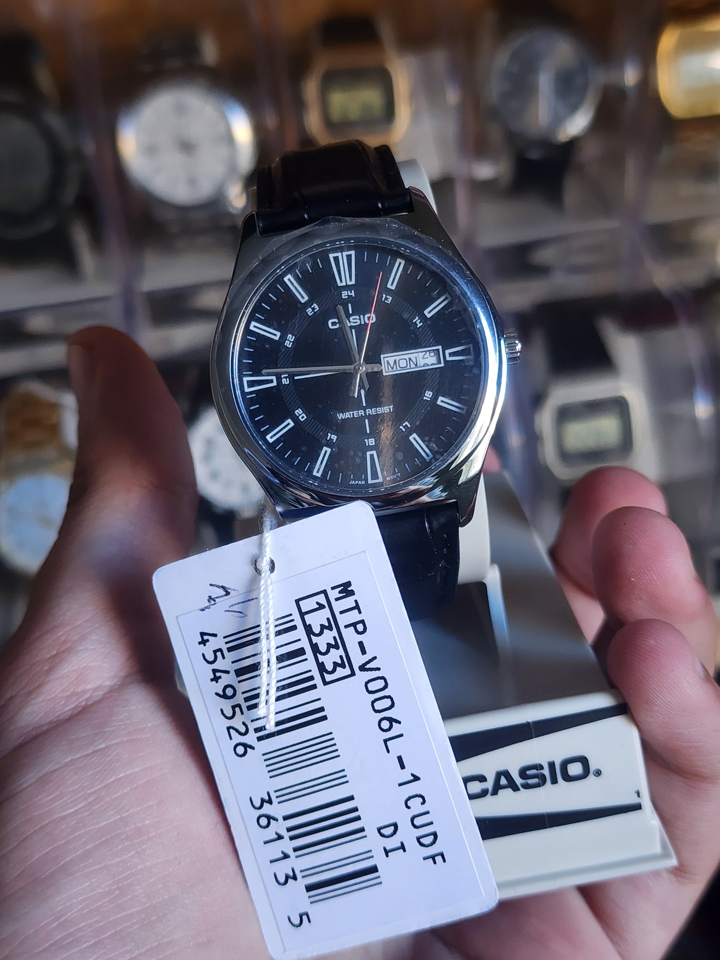 Casio mtp006 leather red compass