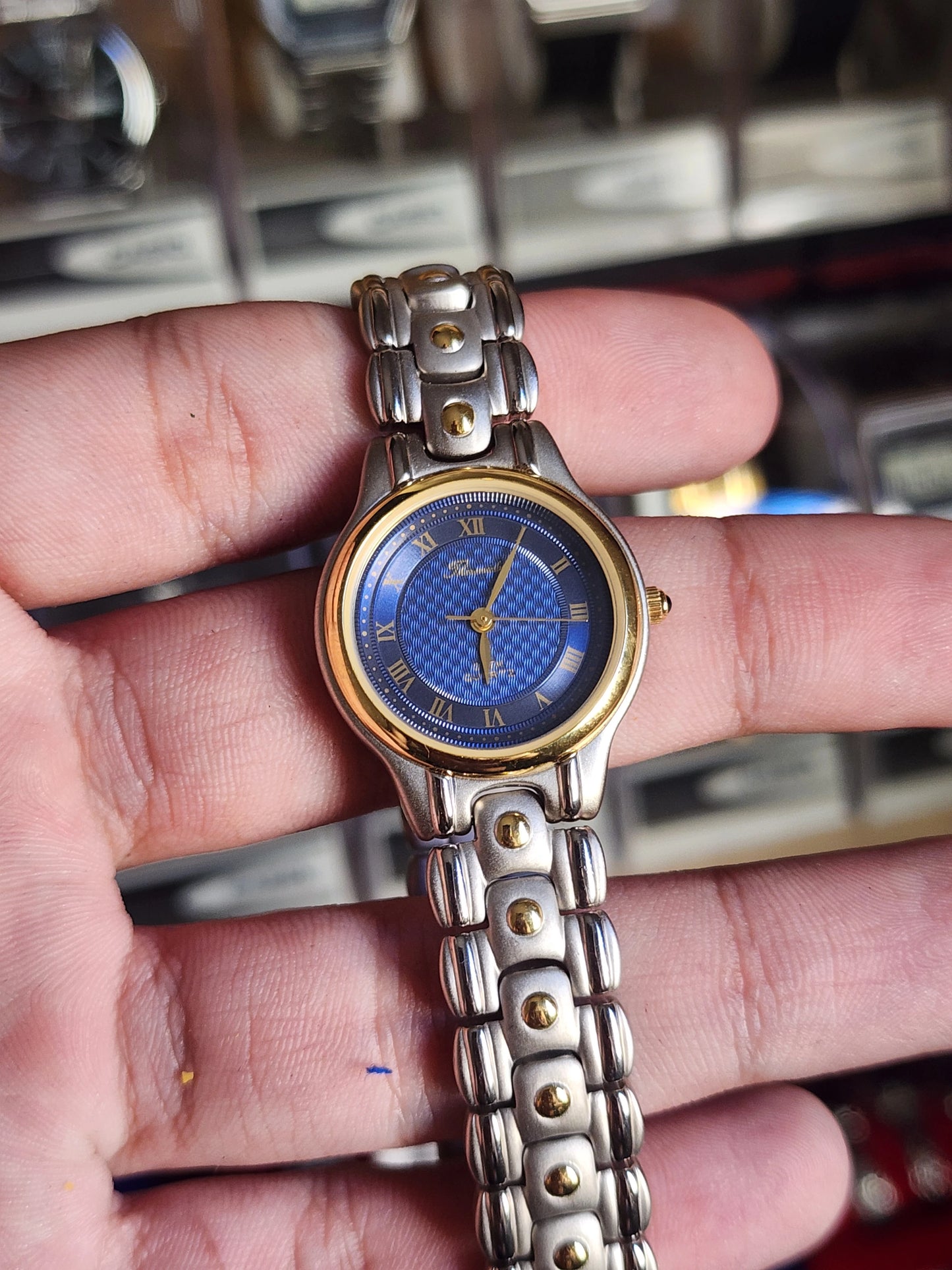 Thermidor women gold dots