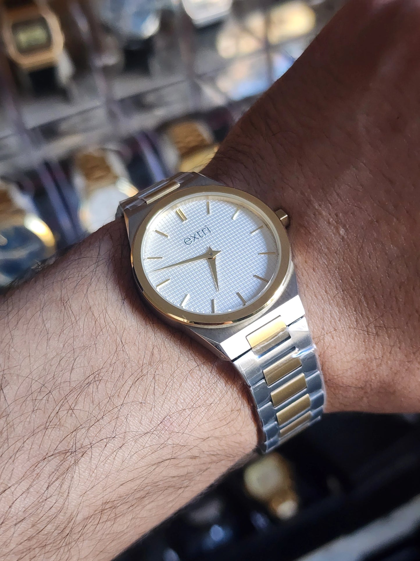 EXTRI two tone white dial