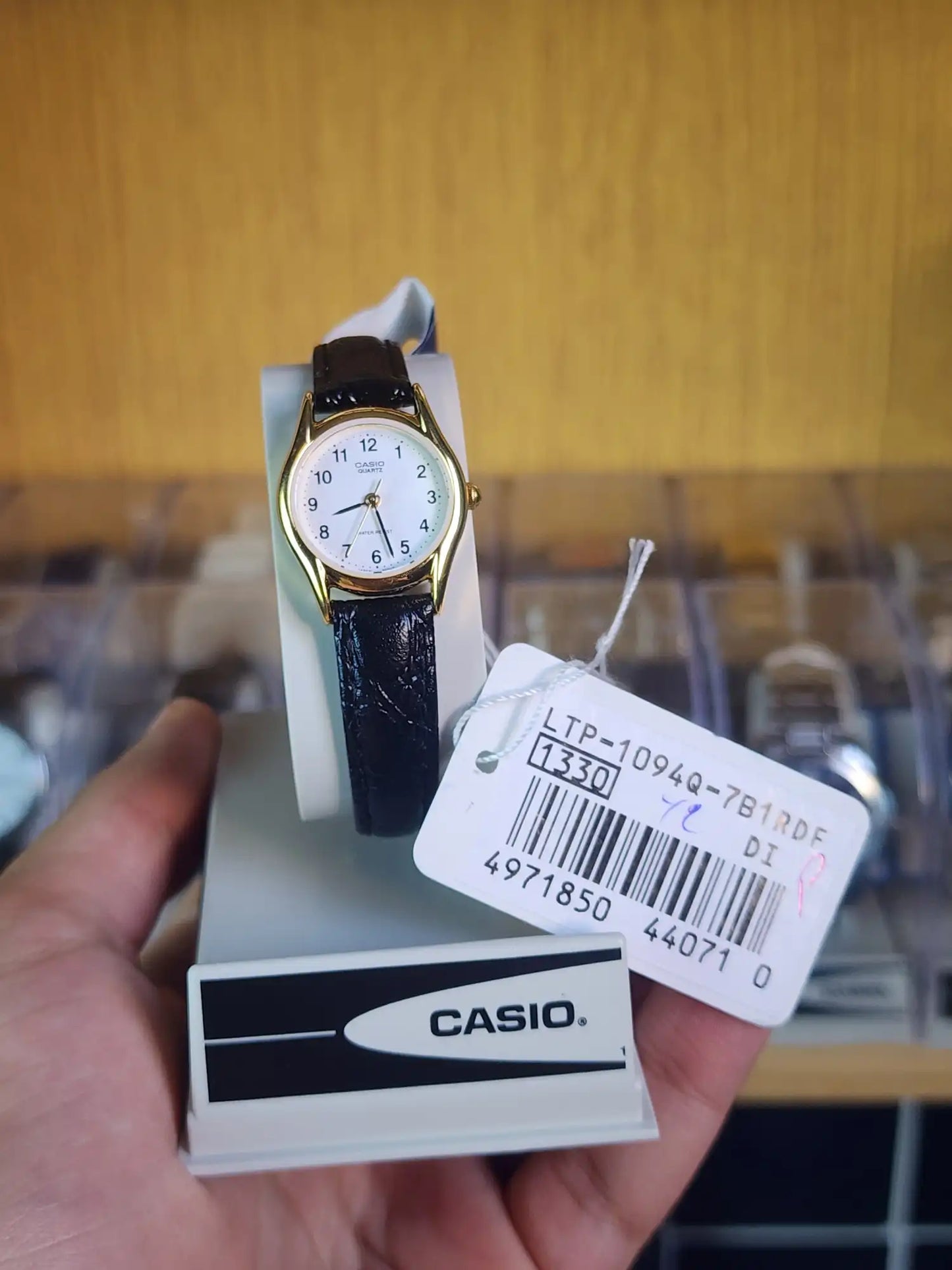 Casio women vintage LTP 1094Q