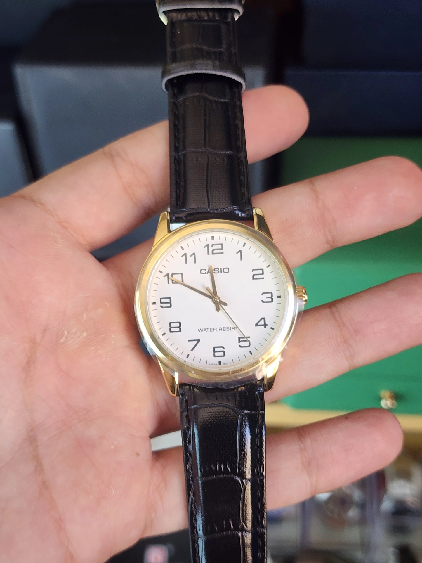 MTP V001 vintage leather gold